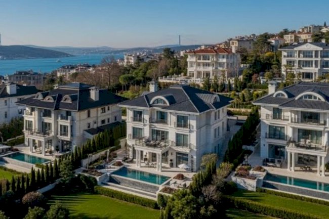 Should I buy a residence on the Bosphorus Line or a villa?