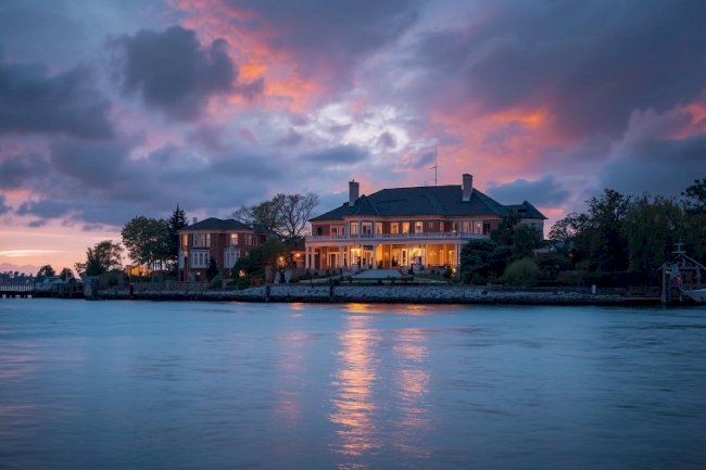 The sale process has begun for the 200-year-old mansion on the Bosphorus.