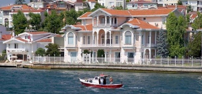 There are almost no mansions left for sale in the middle segment on the Bosphorus