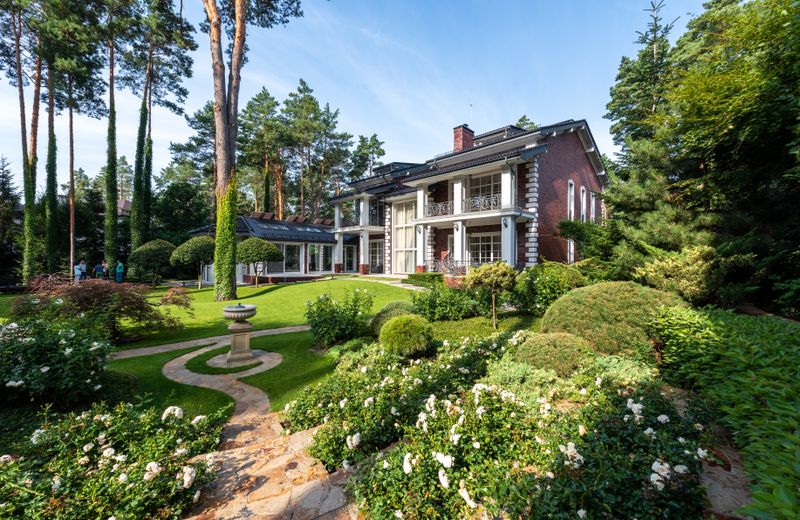 Off-market villa portfolios - private off-listing villas